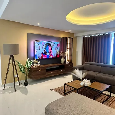 Skyline Seafront Penthouse شقة