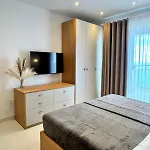 Skyline Seafront Penthouse