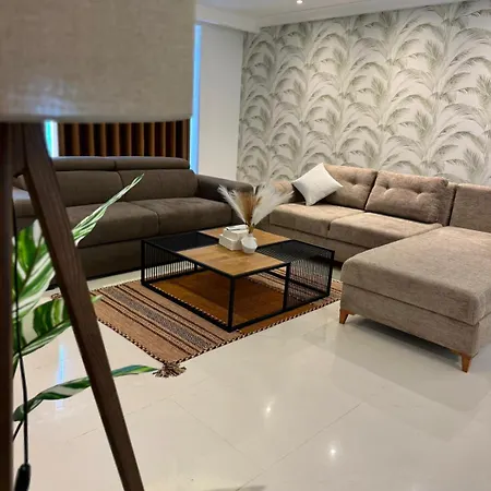 דירה Skyline Seafront Penthouse