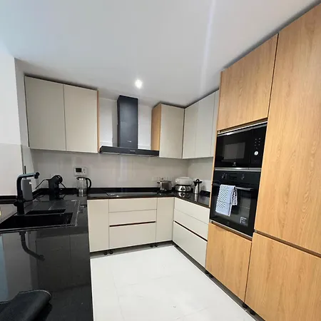 Skyline Seafront Penthouse