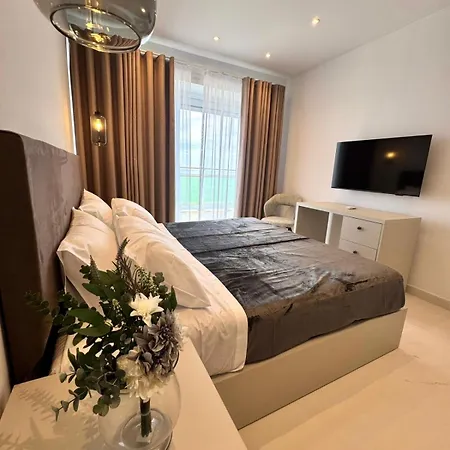 Skyline Seafront Penthouse * Gzira
