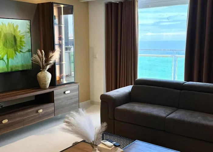 Skyline Seafront Penthouse * Gzira