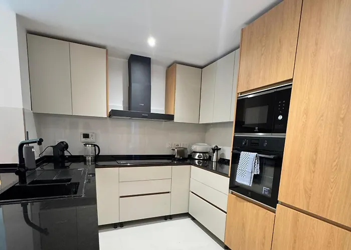 Skyline Seafront Penthouse