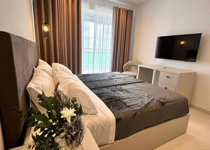 Skyline Seafront Penthouse * Gzira